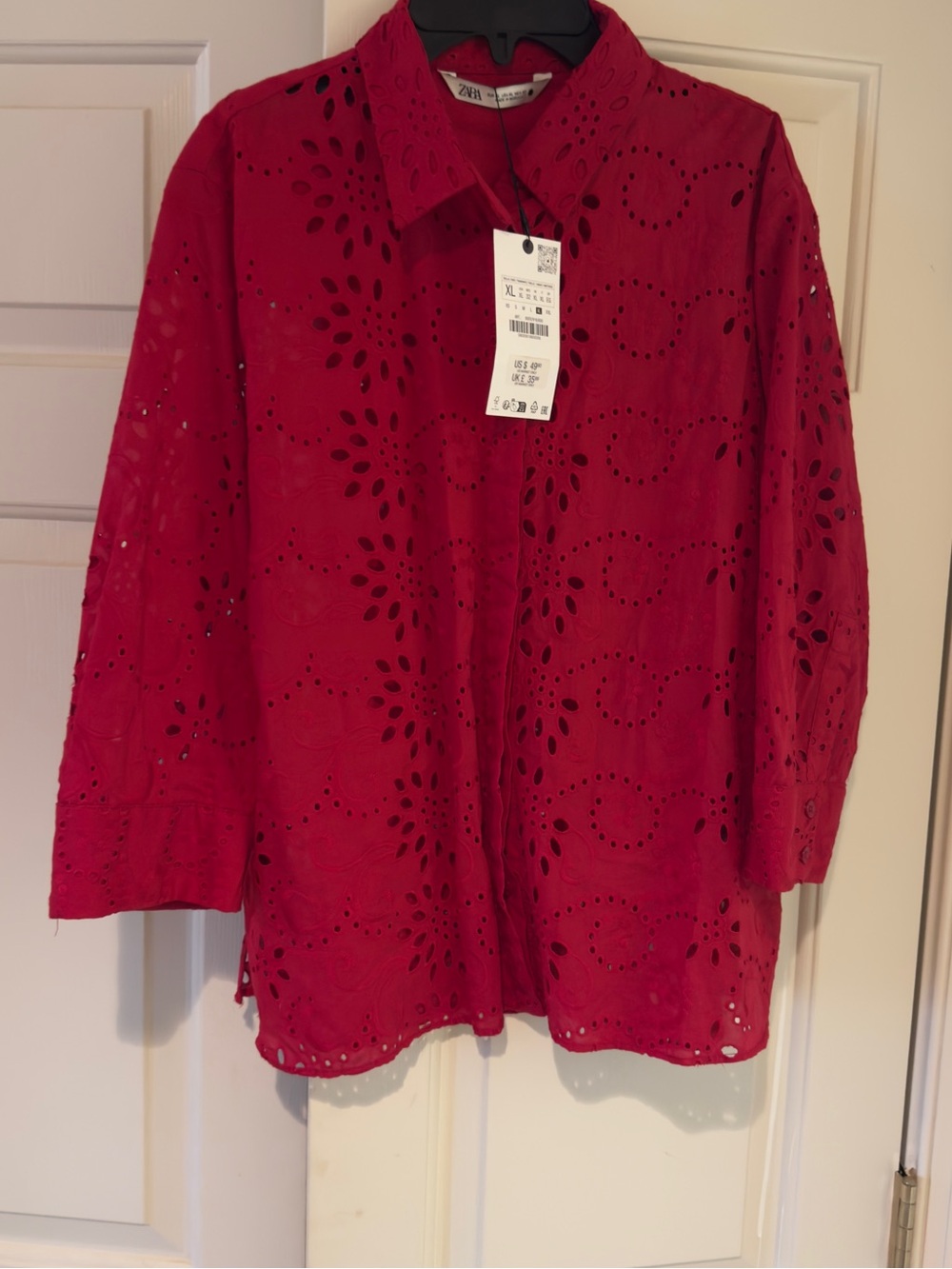 Zara Red Eyelet Button-Up shirt women’s size XL NWT